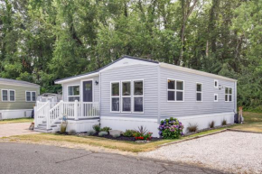 Breezy Ocean Pines Cottage with Patio and Pool Access!